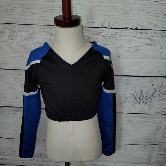 โค๏ธโ๐ฉน GTM Cheer crop top - Picture 1 of 4